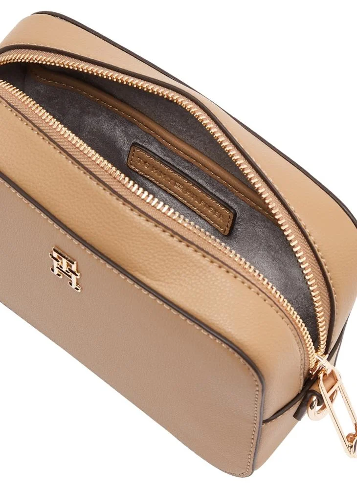 TOMMY JEANS Logo Detail Zip Over Crossbody