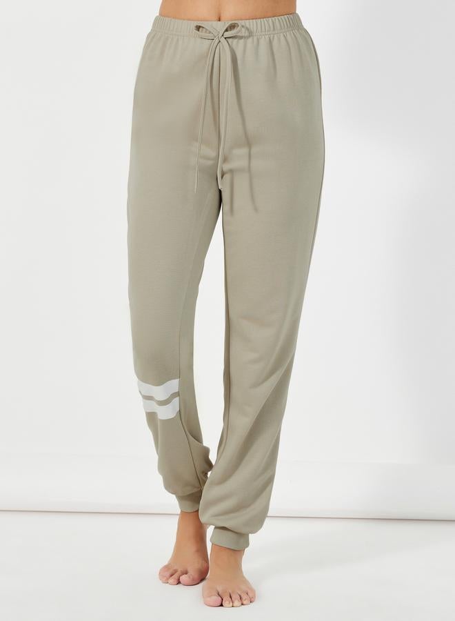Styli Slogan Print Double Stipe Sweatshirt & Joggers Pyjama Set  - Image 5