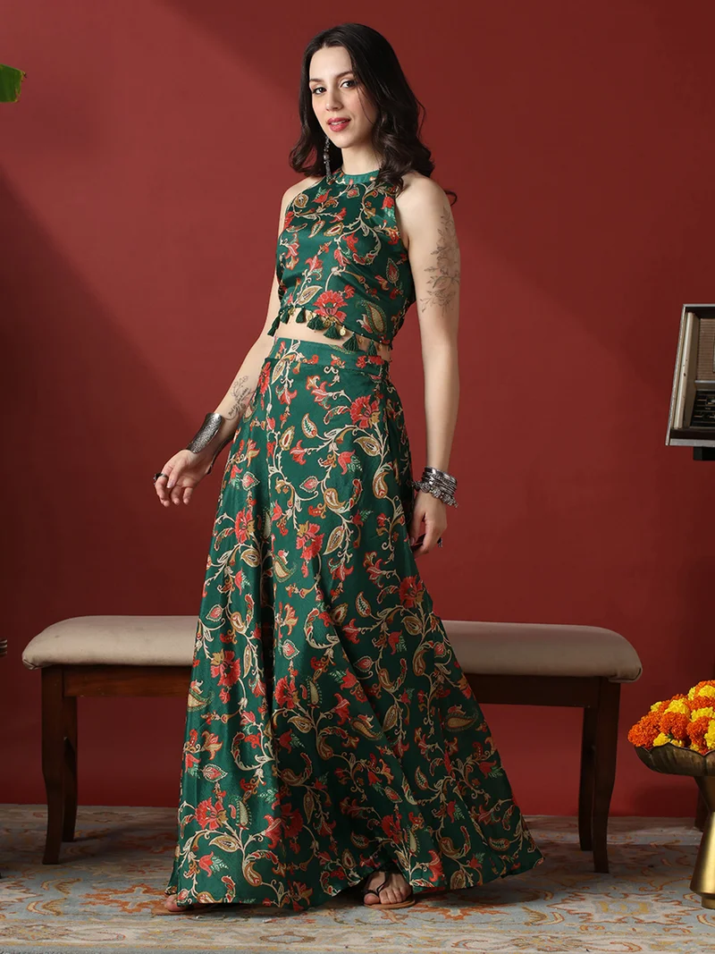 جلو باص Globus Women Green Halter Neck Floral Print Tassel Coin Detail Crop Top With Flared Maxi Skirt Festive Co-Ord Set