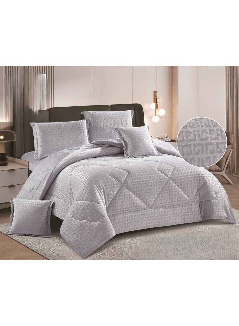 Moon Luxurious winter velvet double bedspread with an elegant design and a material that gives you warmth and comfort