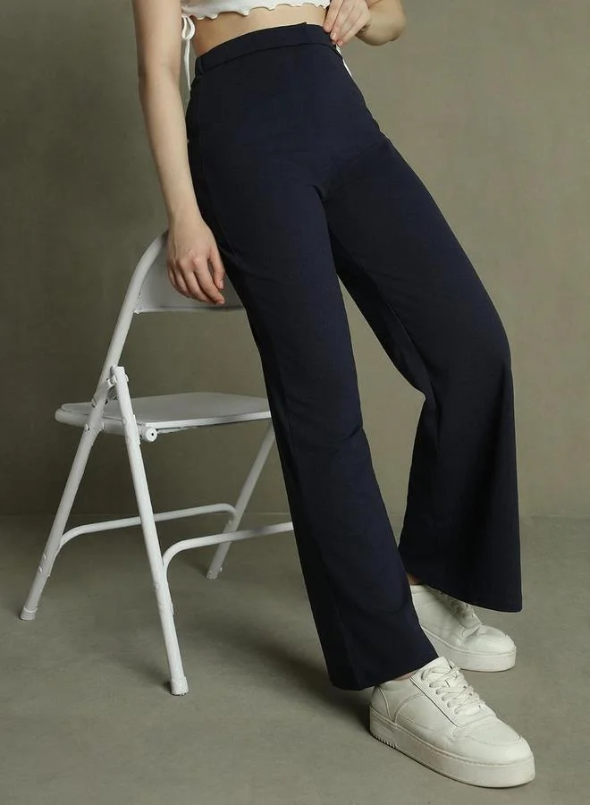 Dennis Lingo Dennis Lingo Mid-Rise Solid Flared Trousers