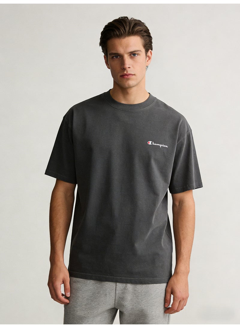 شامبيون Champion Men's Vintage Wash Oversized Crew Neck T-Shirt, Dark Grey Classic Short Sleeve Tee - Image 1