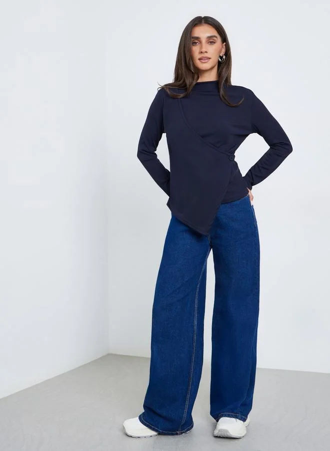 ستايلي بلوزة بنمط لف وأكمام طويلة