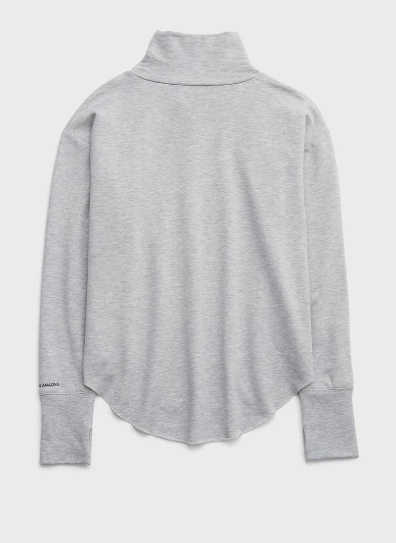 آري من امريكان ايجل Mock Neck Top