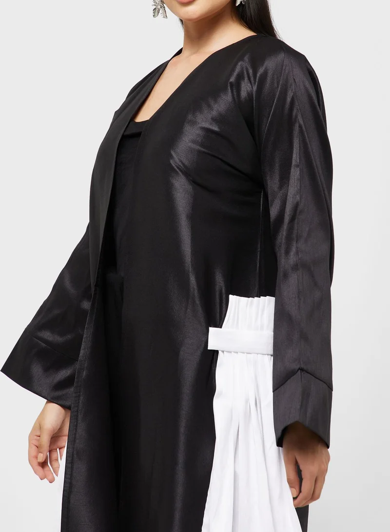 Khizana Color Block Abaya With Sheila