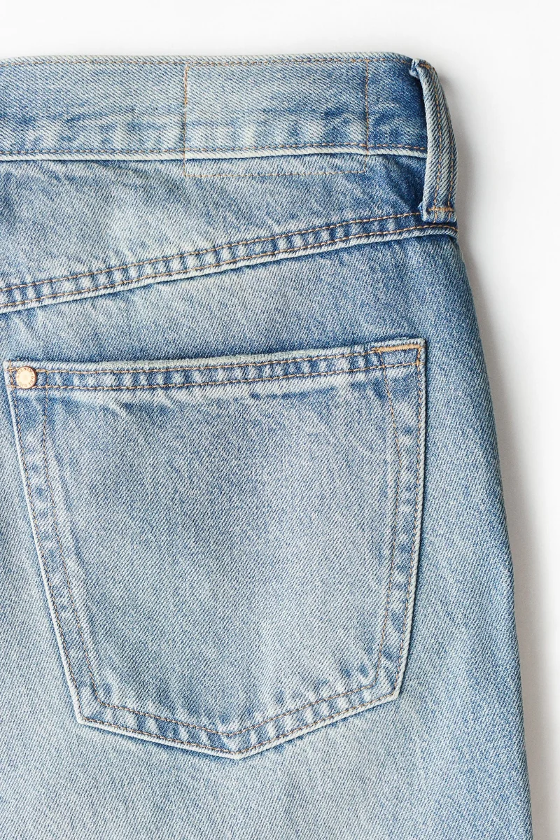 اتش اند ام جينز بخصر عالي وقصّة بوت كت