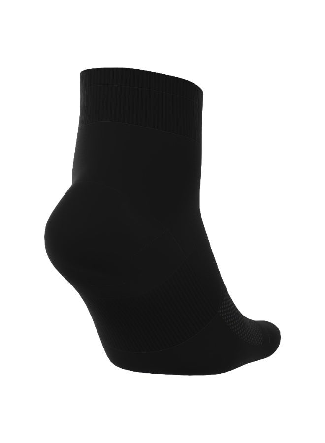 Nike Unisex Nike Everyday Plus Cushioned Ankle Socks 3-Pair - Image 1