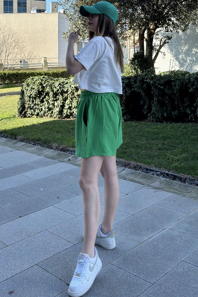 Weshaya Shorts Women Green - Image 4
