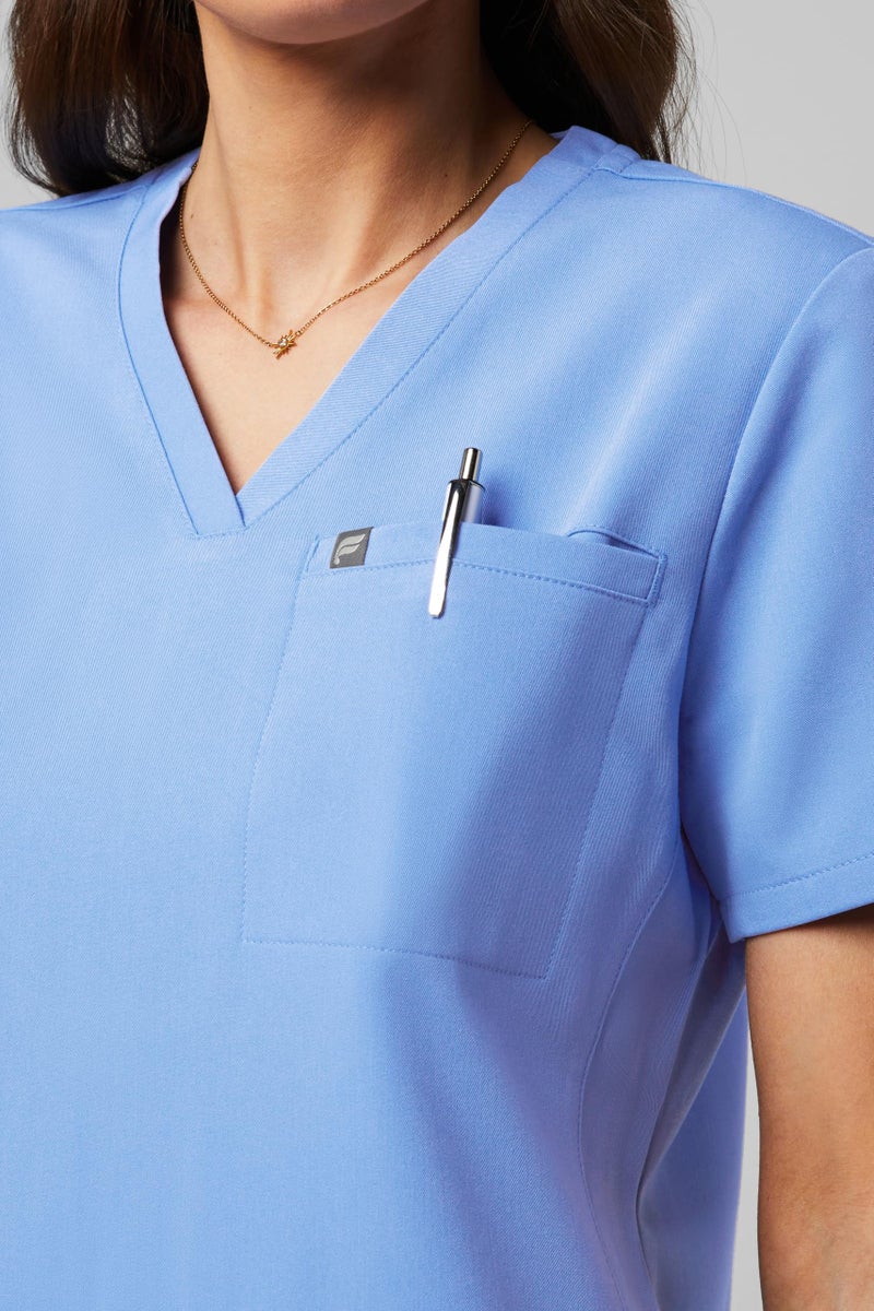 Fabletics Women's Vital 1-Pocket Scrub Top - MotionTech, Wrinkle-Resist, Chest Pocket, Anti-Shrink, Semi-Slim Fit, L, Ceil Blue - Image 4