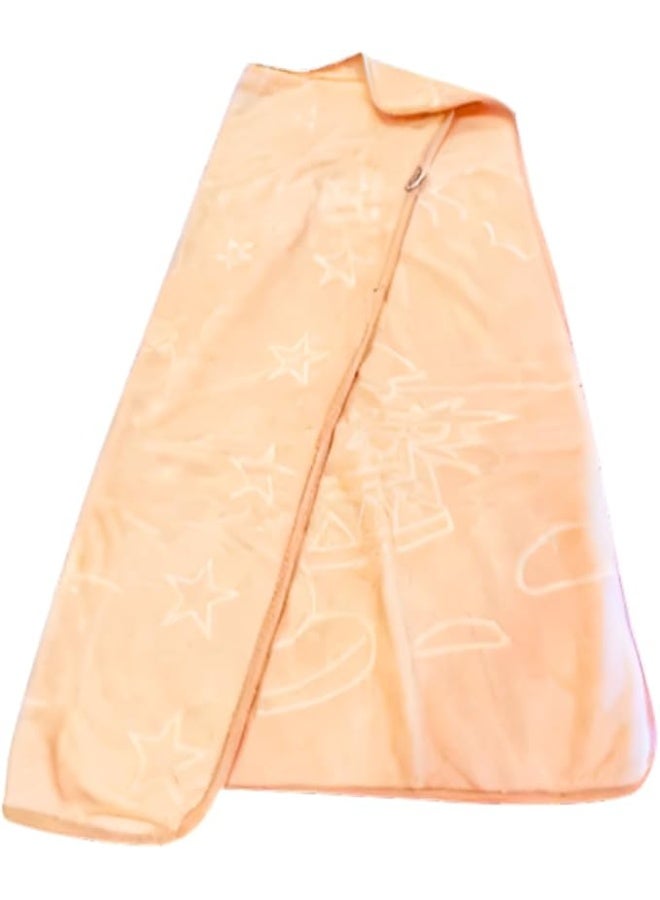 بطانية من الصوف المخملي الناعم المحفور مزدوج الطبقات للبنات والاولاد خفيفة الوزن ومريحة ودافئة بتصميم ملون مناسبة للمنزل والسرير والاريكة والاستخدام المدرسي مقاس 110×90 سم (بيج) - Image 3