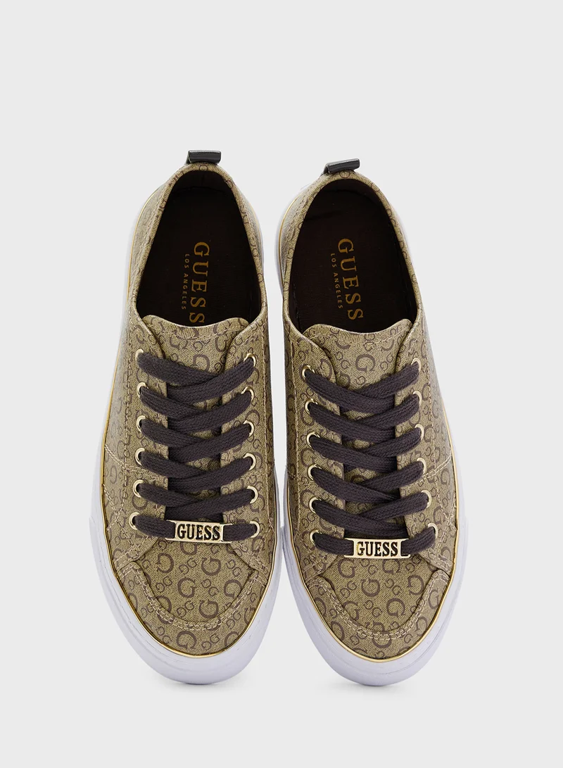 جس Casual Sneaker