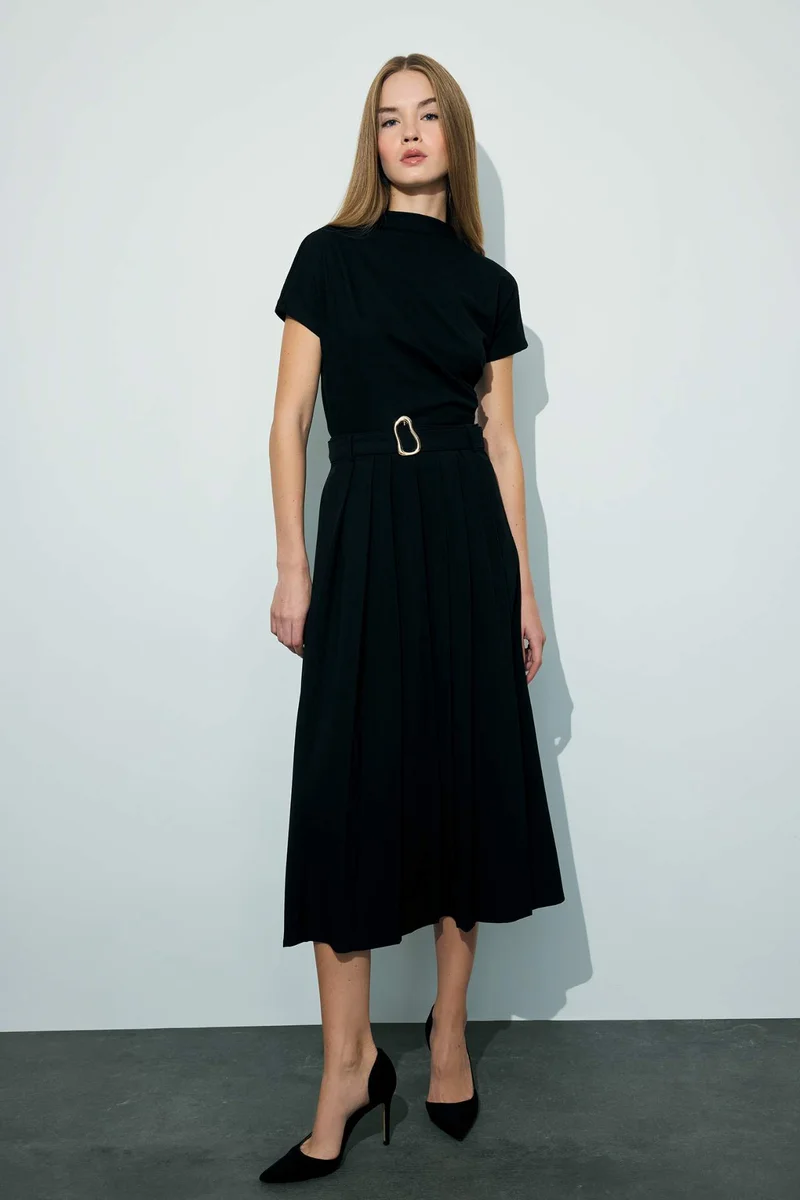 ديفاكتو Regular Fit High Waist Belted Maxi Skirt
