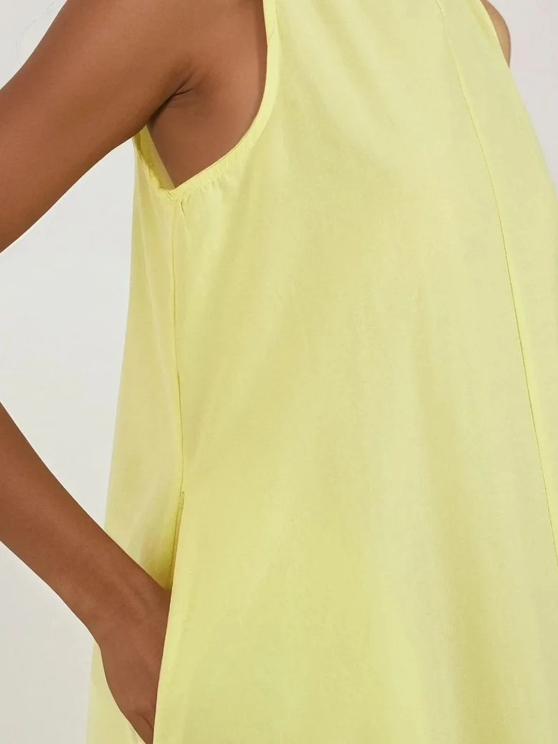 زوبعة فستان ماكسي بقصة  من مجموعة  بياقة دائرية بدون أكمام