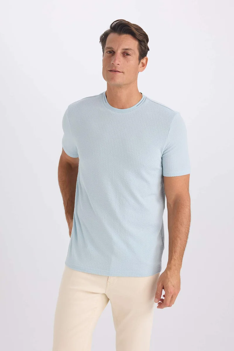 ديفاكتو Slim Fit Crew Neck Crinkle Short Sleeve T-Shirt