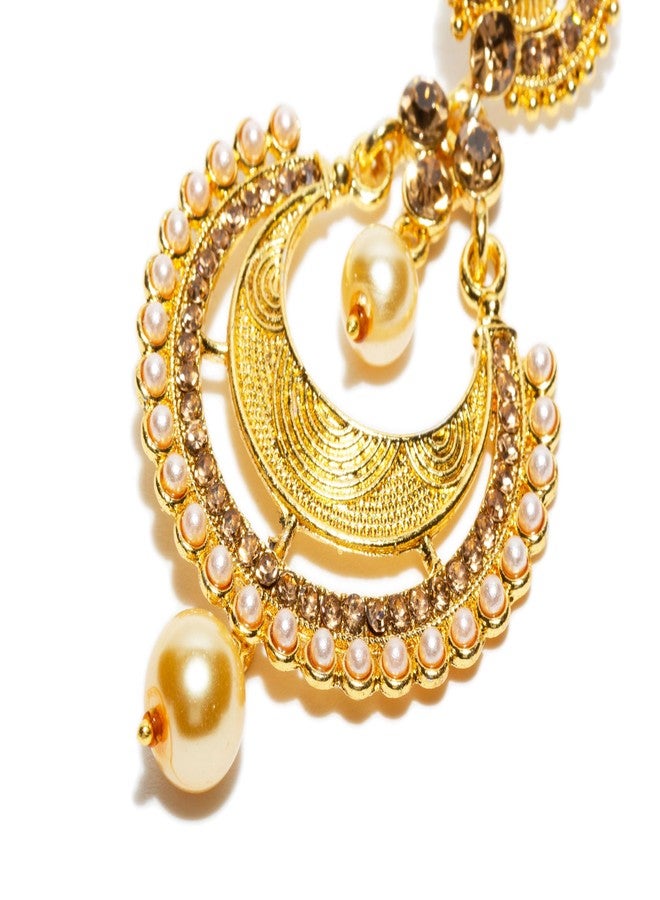 بينداني بيندهاني بوليوود فاشن، تاج جبين متدلٍّ من اللؤلؤ الصناعي مع أقراط هندية للنساء (ذهبي) - Image 3
