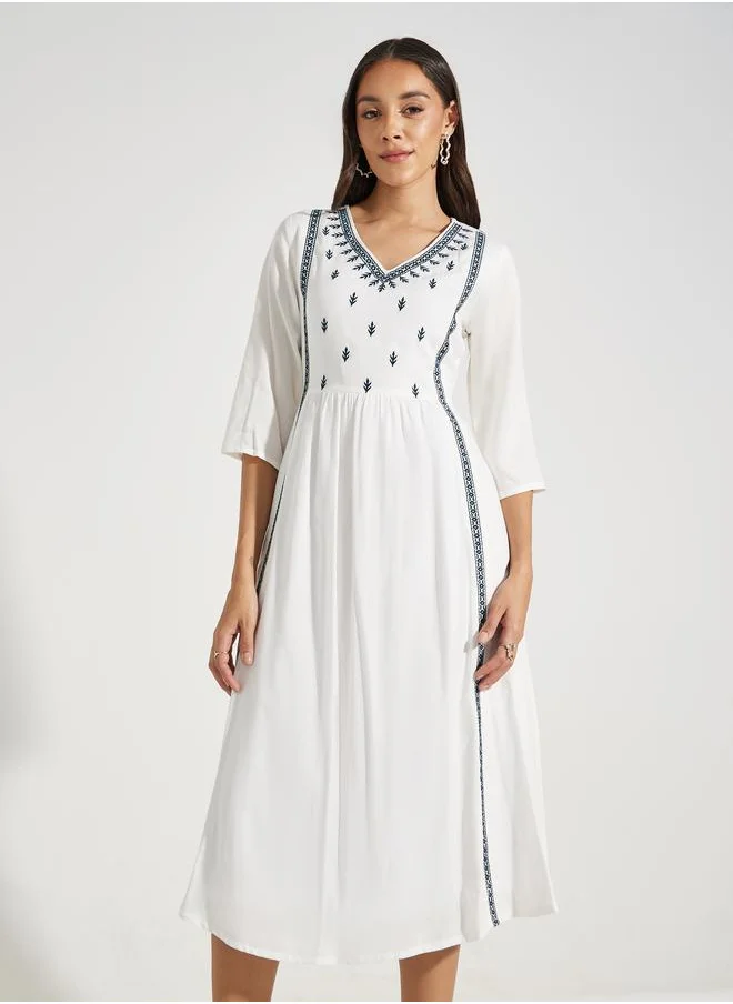 ستايلي Embroidered Panel V Neck A-Line Midi Dress