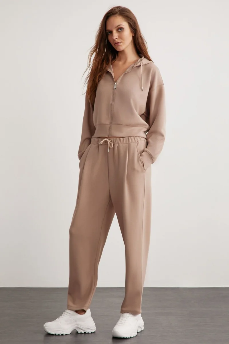 جريميلانج Gıada Women's Elastic Waist Short Comfortable Leg Relaxed Fit Organic Cotton Mink Sweatpants