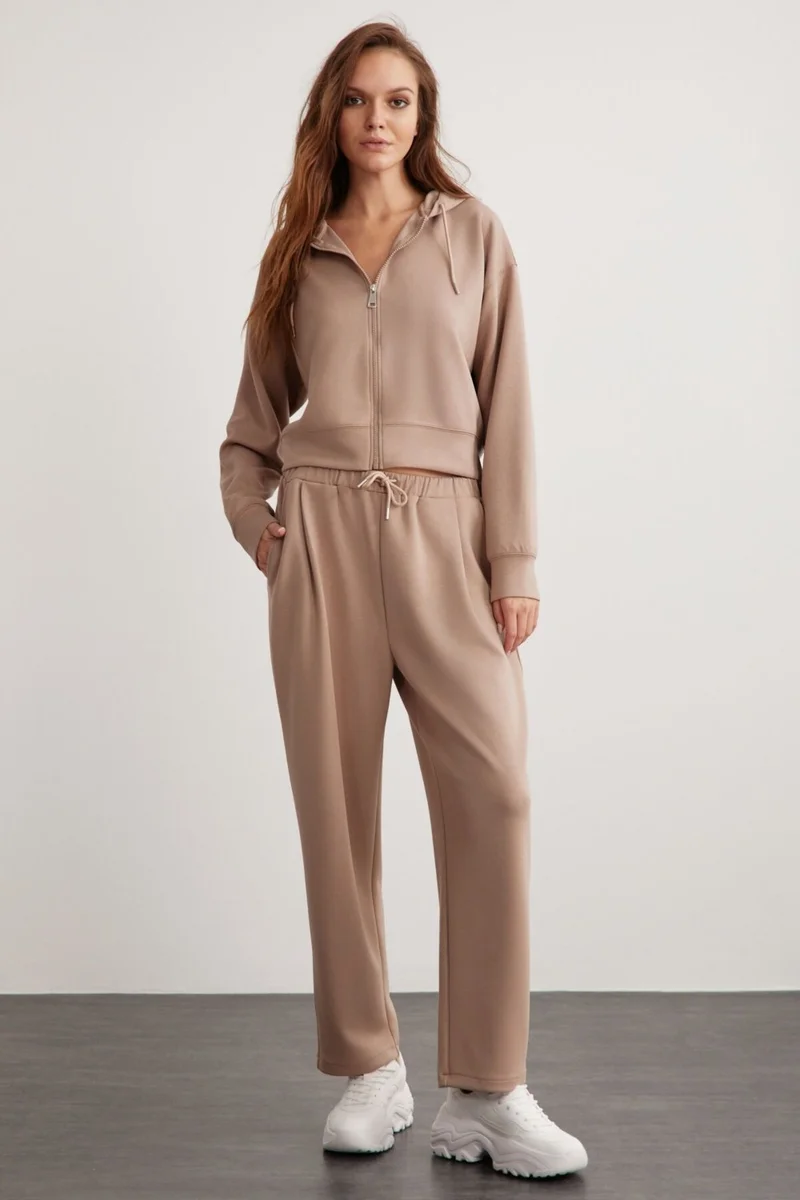 جريميلانج Gıada Women's Elastic Waist Short Comfortable Leg Relaxed Fit Organic Cotton Mink Sweatpants