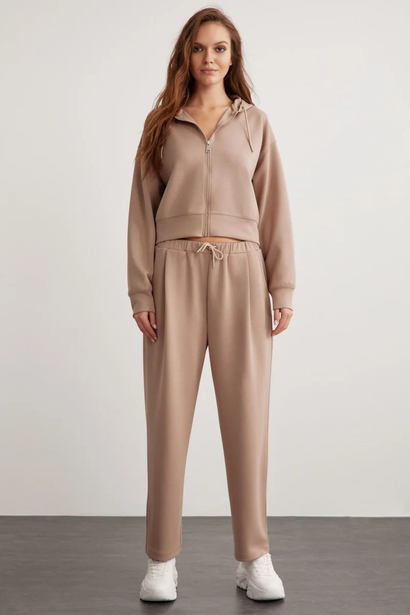 جريميلانج Gıada Women's Elastic Waist Short Comfortable Leg Relaxed Fit Organic Cotton Mink Sweatpants