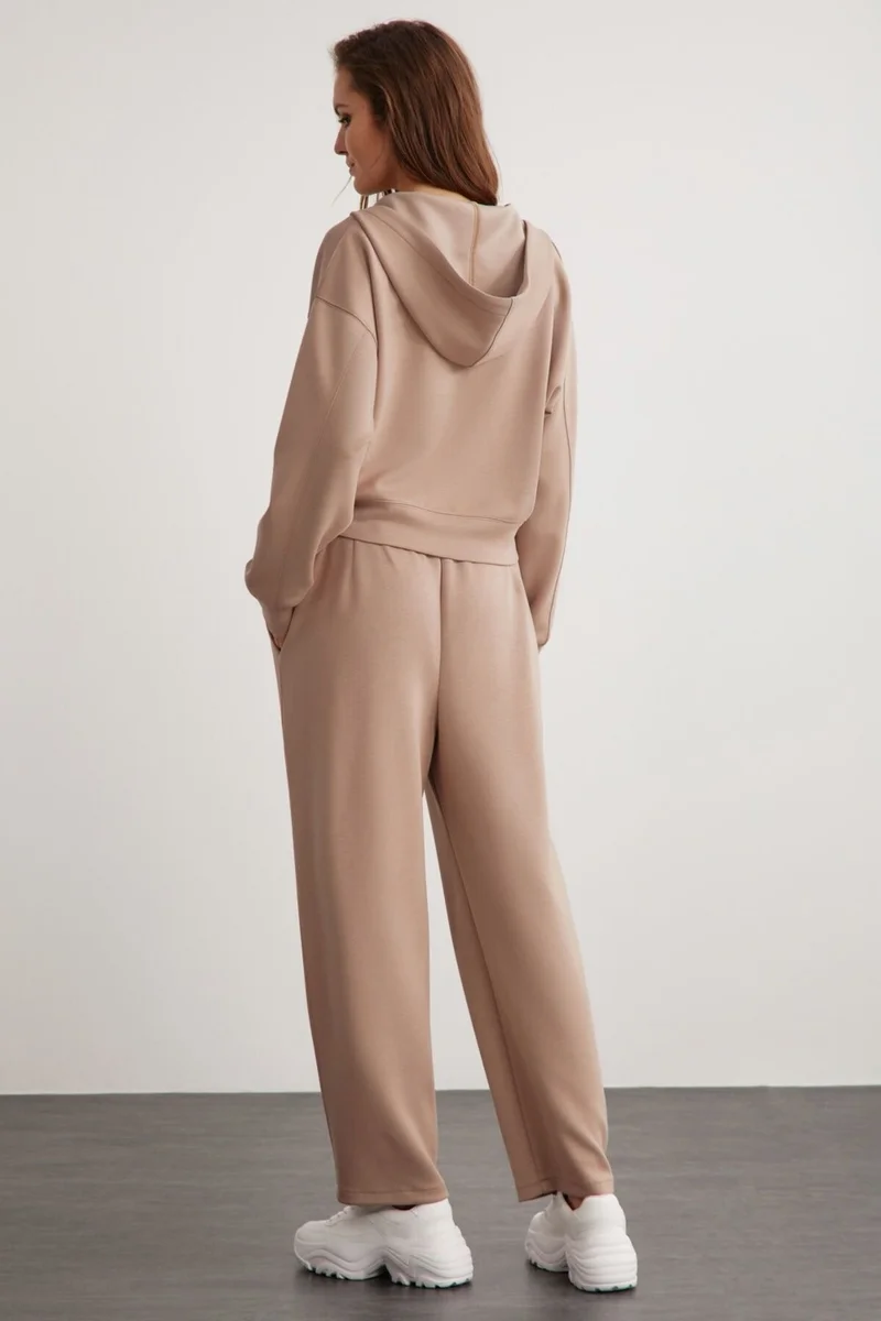 جريميلانج Gıada Women's Elastic Waist Short Comfortable Leg Relaxed Fit Organic Cotton Mink Sweatpants