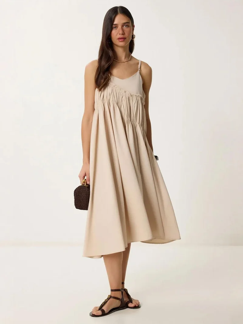 السعادة في إسطنبول ISTANBUL Ruffled U Collar Midi Dress
