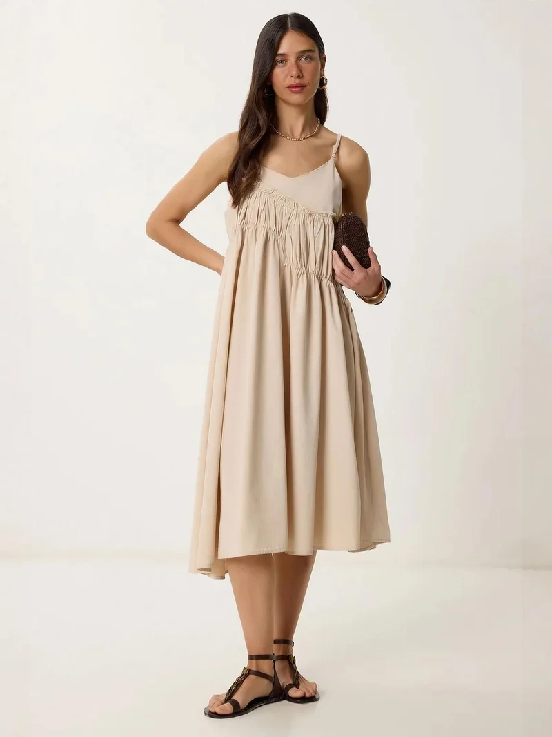السعادة في إسطنبول ISTANBUL Ruffled U Collar Midi Dress