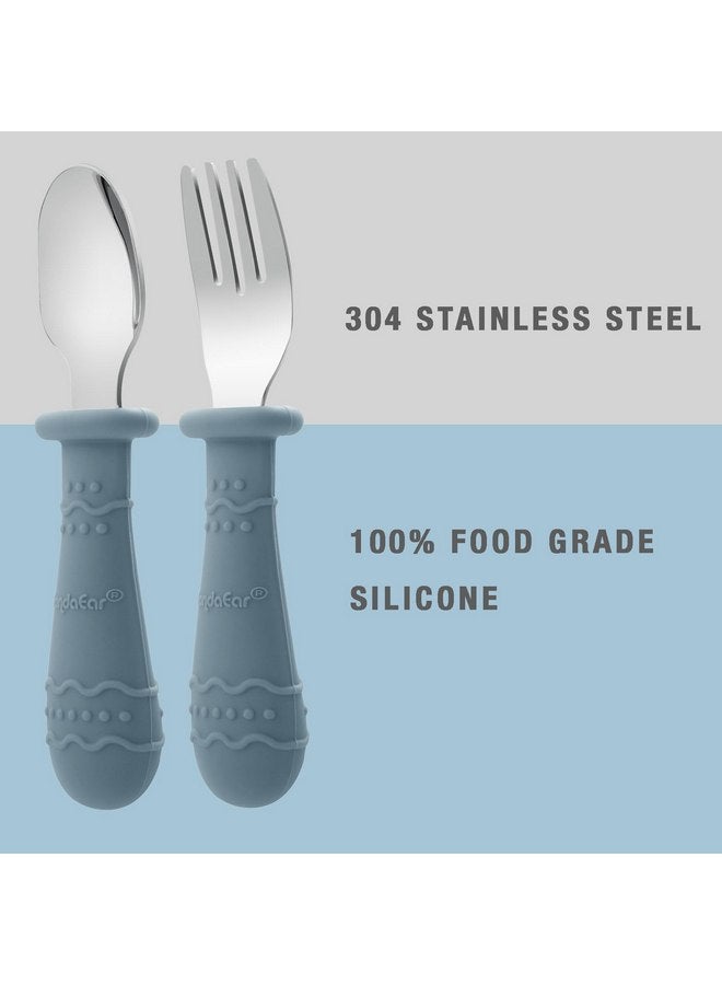 باندا إير مجموعة أدوات المائدة للأطفال من PandaEar، 6 قطع من الملاعق والشوك للأطفال، مجموعة أدوات مائدة للأطفال من الفولاذ المقاوم للصدأ 18/8 والسيليكون الآمن غذائيًا، آمنة للاستخدام في غسالة الأطباق (أزرق/بني/أحمر) - Image 3