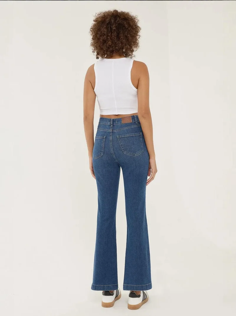 زوبعة جينز واسع