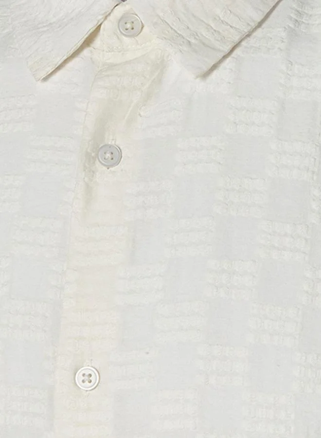 Iconic Iconic Regular Fit Spread Collar Jacquard Short Sleeves Shirt