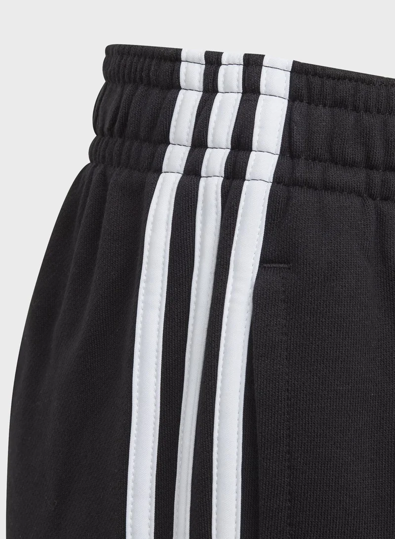 adidas شورت مزين بشعار الماركة