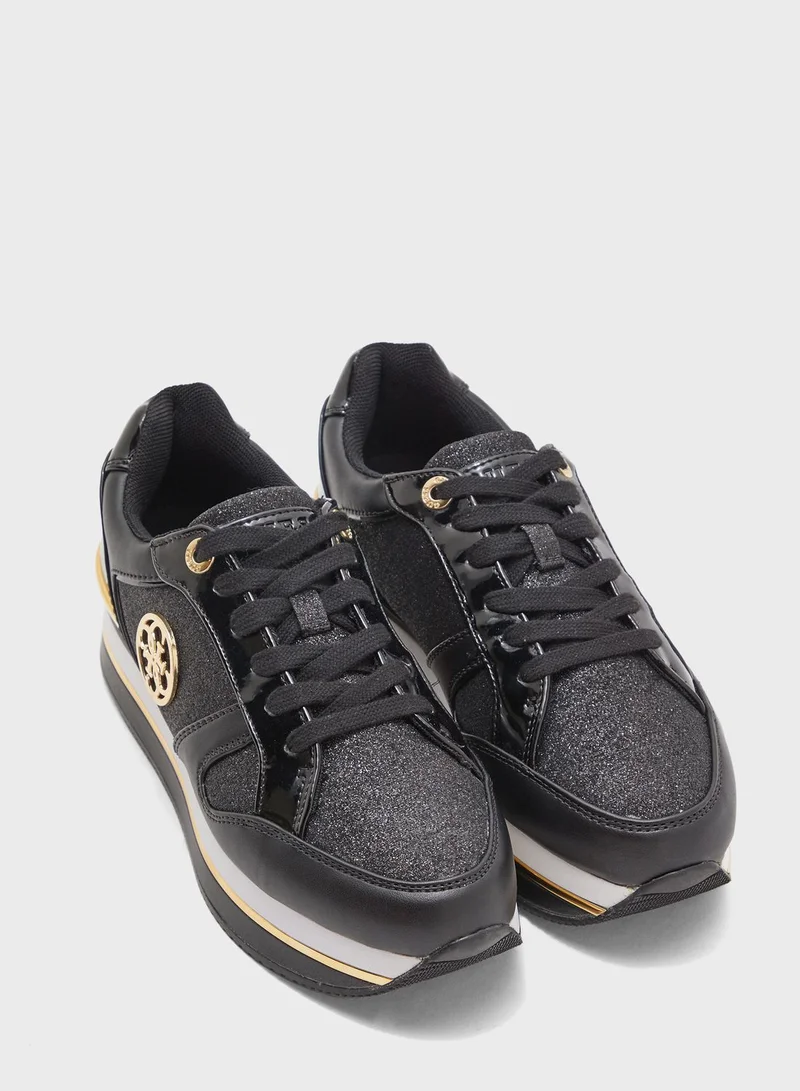 GUESS Dealy Low Top Sneaker