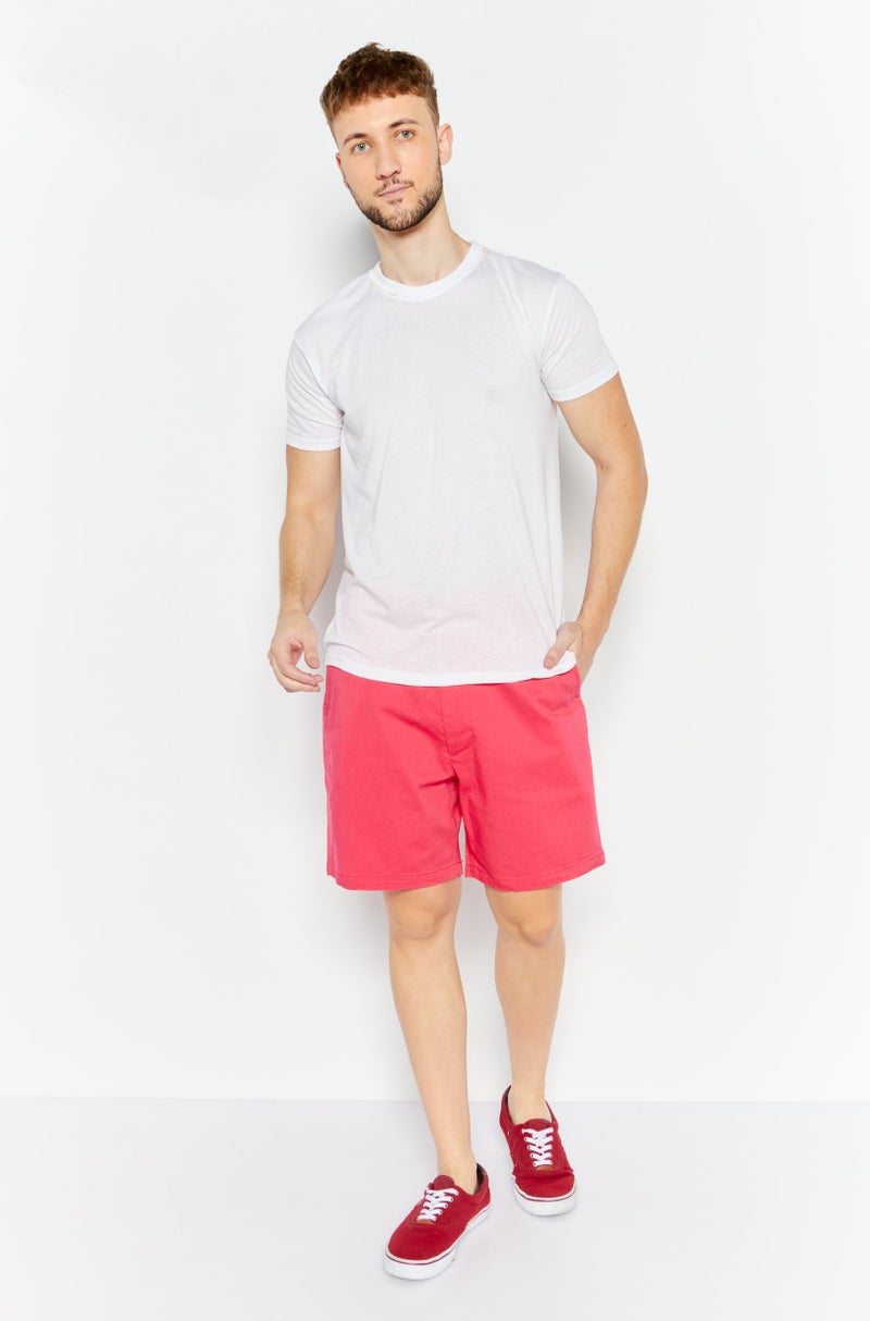 Levi's شورتات تشينو صلبة للرجال، وردي داكن - Image 2