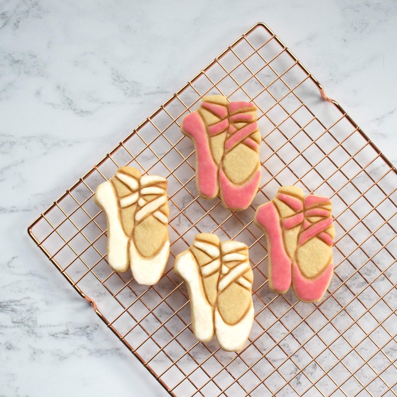 Bakerlogy Ballet Shoe cookie cutter  1 piece - Bakerlogy - Image 3