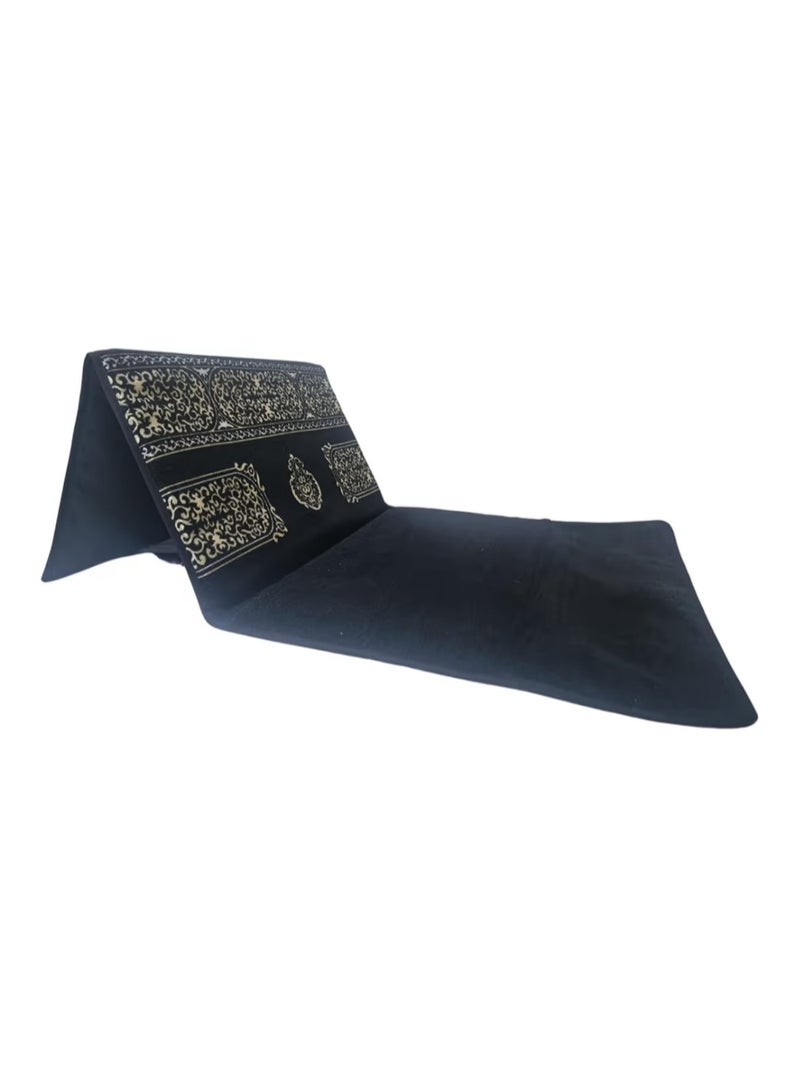 eatures a prayer rug