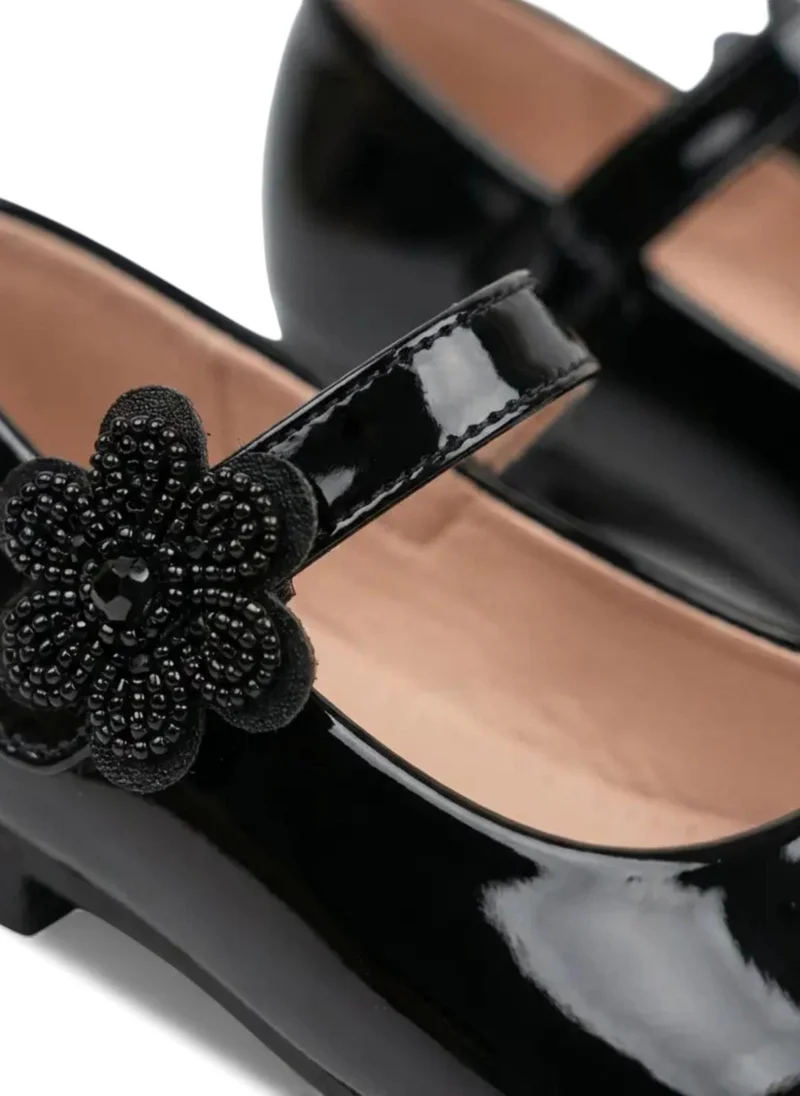 Geoomnii  Junior Girls’ Closed Flat Shoes – Comfortable, Lightweight & Everyday Wear for Women | Best Price UAE