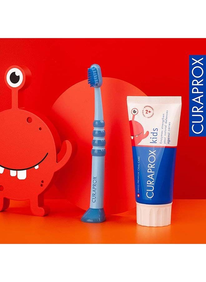 CURAPROX - معجون أسنان كيورابروكس للأطفال بنكهة الفراولة، 60 مل - معجون أسنان بنكهة الفراولة للأطفال من عمر سنتين فما فوق مع 950 جزء في المليون من الفلورايد - خالٍ من كبريتات لوريل الصوديوم والبلاستيك الدقيق والتريكلوسان للأطفال. - Image 1