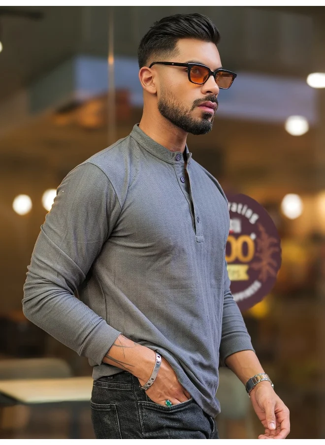 مانياك Mens Solid Textured Henly Neck Full Sleeve Dark Grey Slim Fit T-Shirt
