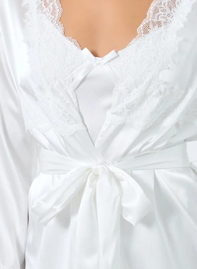 تايك تو طقم قميص نوم بفتحة جانبية مع روب وحواف دانتيل