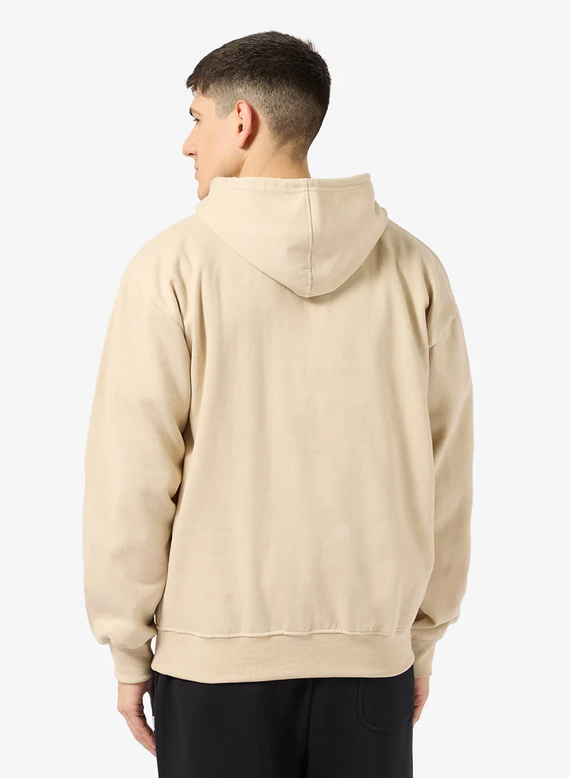 سفنتي فايف بيسيكس هودي بقصة عادية