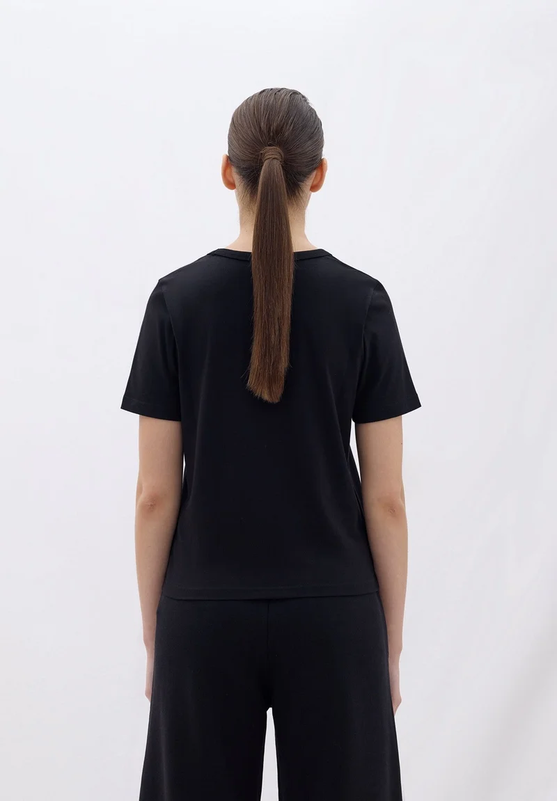 ليس بنجامنز تي شيرت عادي ٤٠١