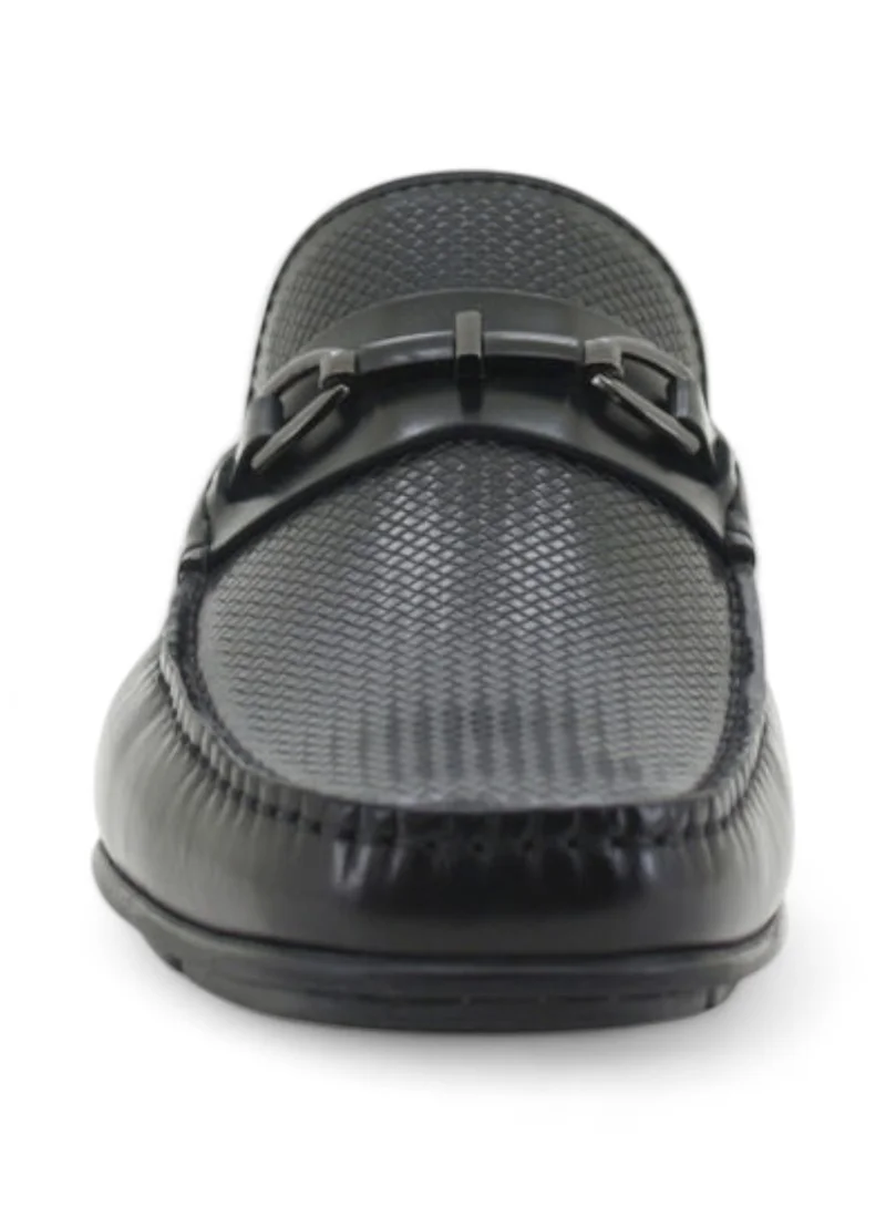 باتا لوفر بتفاصيل إبزيم من كومفيت