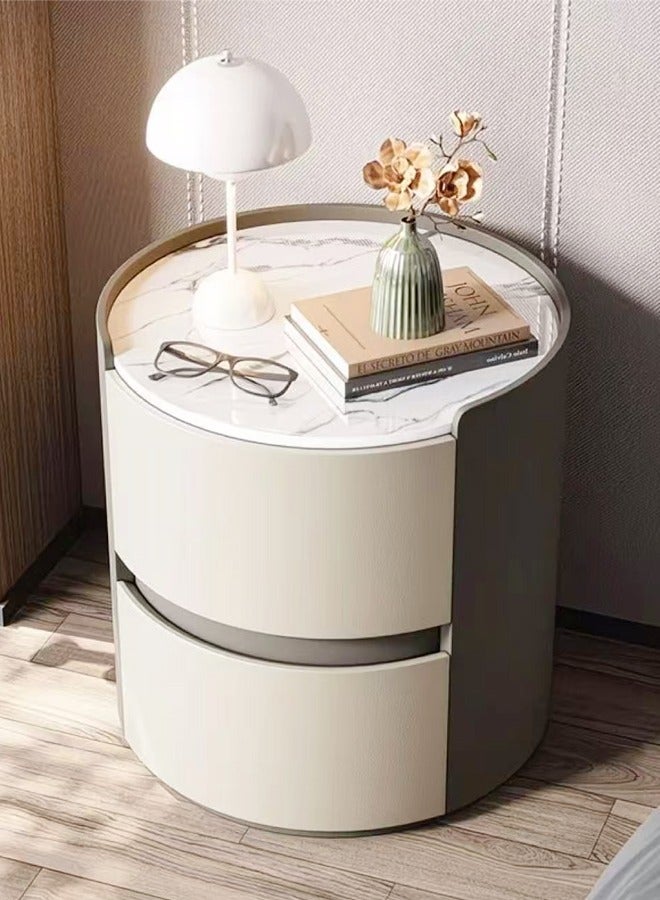 سي آند سي هوم طاولة جانبية دائرية حديثة مع سطح من الرخام ودرجين للتخزين - طاولة جانبية معاصرة بجانب السرير بتصميم بسيط، ولمسة نهائية من الجلد الصناعي، وأدراج ناعمة الإغلاق - طاولة مميزة أنيقة لغرفة النوم أو غرفة المعيشة أو المكتب 45 × 45 × 50 سم. - Image 1