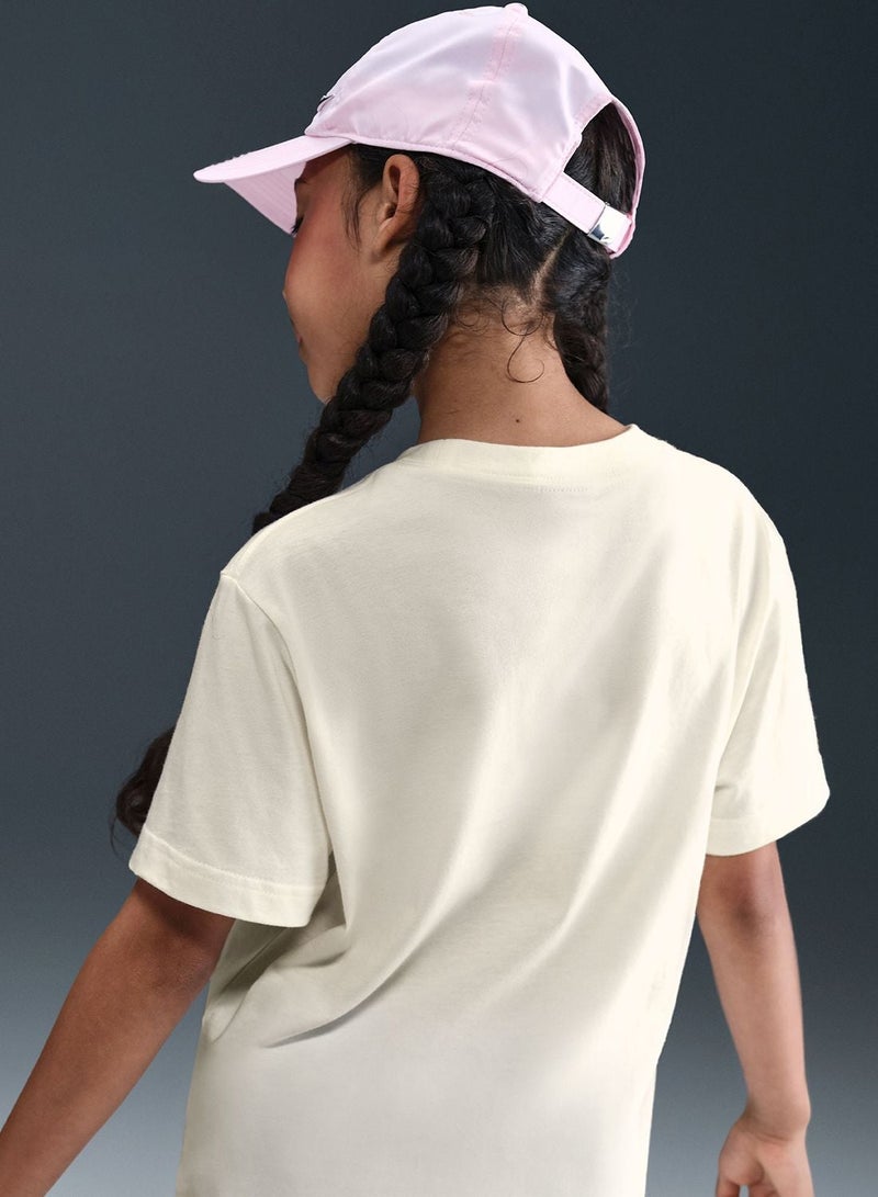 Nike Youth Nsw Tred Bf T-Shirt - Image 4