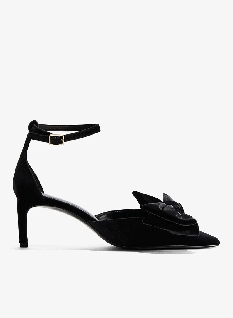 اتش اند ام حذاء كورت من الفيلور بتفاصيل فيونكة