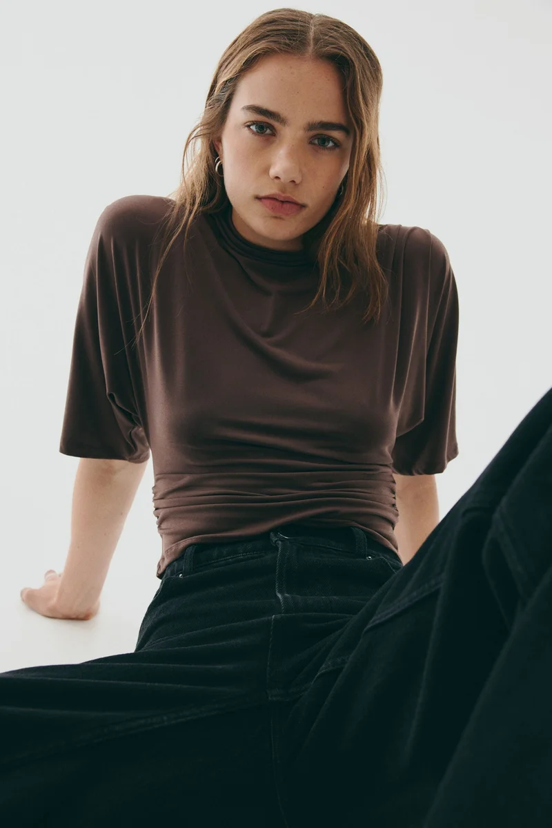 اتش اند ام بلوزة منسدلة