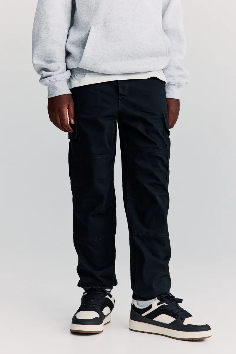 اتش اند ام بنطلون رياضي كارجو من القطن