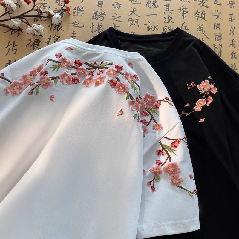 New Chinese Style Plum Blossom Print T-Shirt For Men And Women, Spring National Trend High Street Round Neck Couple Short-Sleeved Youth Sports T-Shirt - Image 2