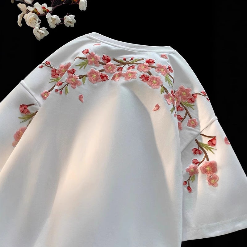 New Chinese Style Plum Blossom Print T-Shirt For Men And Women, Spring National Trend High Street Round Neck Couple Short-Sleeved Youth Sports T-Shirt - Image 3