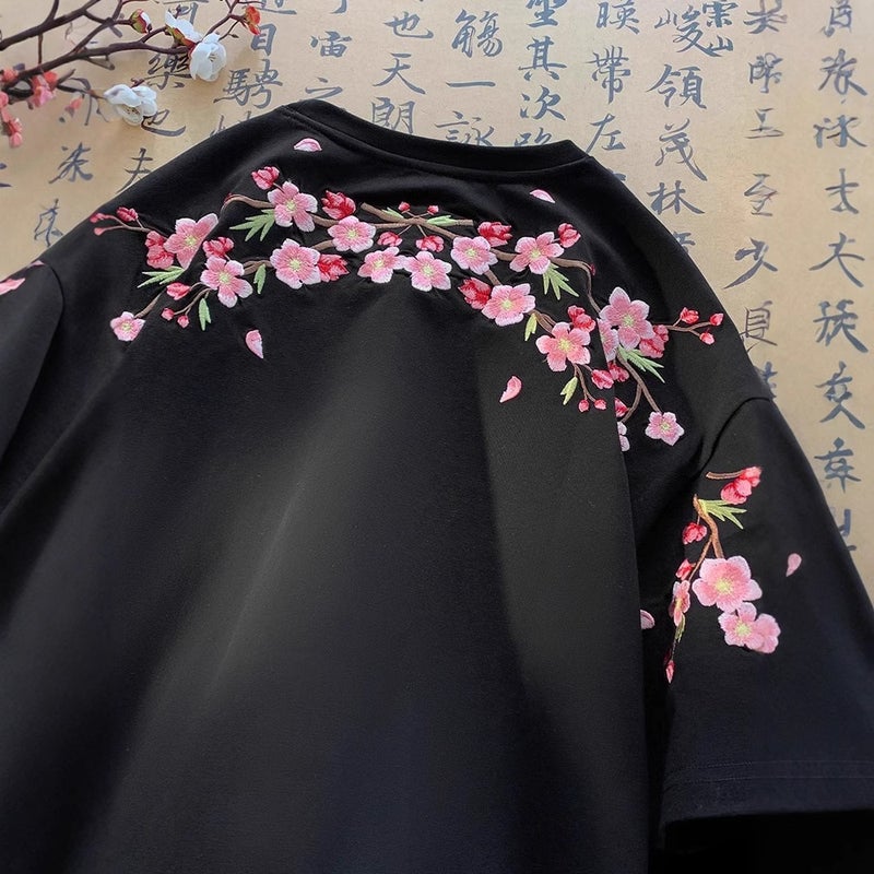 New Chinese Style Plum Blossom Print T-Shirt For Men And Women, Spring National Trend High Street Round Neck Couple Short-Sleeved Youth Sports T-Shirt - Image 5