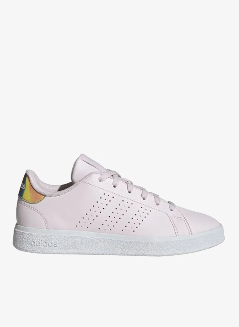 adidas أحذية رياضية وردية   .